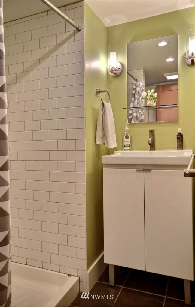 4754 Southwest Eddy Street Seattle, WA 98136 - Photo 23 of 25 Gallery Image 23