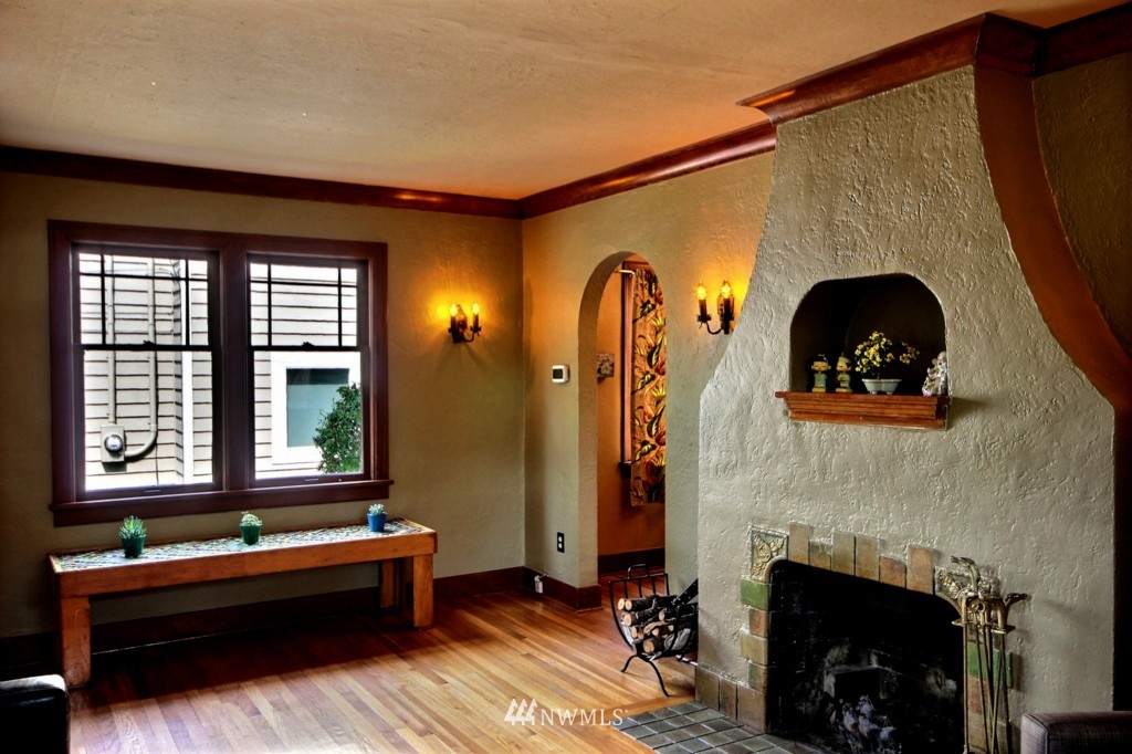 4754 Southwest Eddy Street Seattle, WA 98136 - Photo 5 of 25 Gallery Image 5