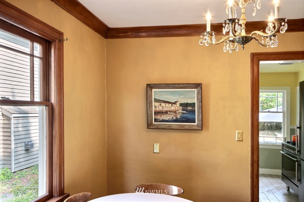 4754 Southwest Eddy Street Seattle, WA 98136 - Photo 6 of 25 Gallery Image 6