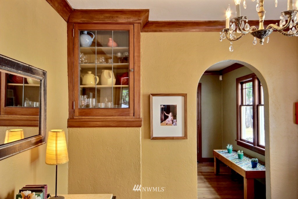 4754 Southwest Eddy Street Seattle, WA 98136 - Photo 7 of 25 Gallery Image 7