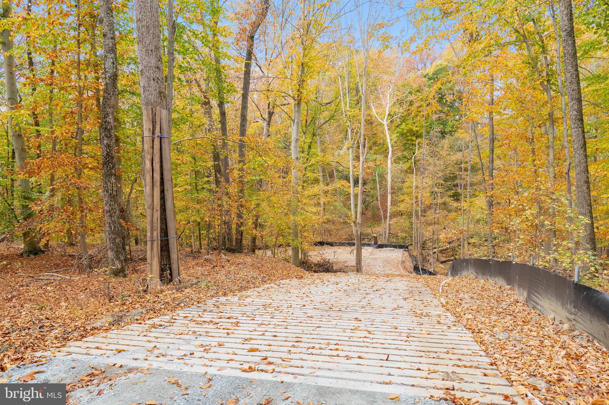 504 Holly Road Fort Washington, MD 20744 - Photo 2 of 4 a bathroom with a bathtub and shower