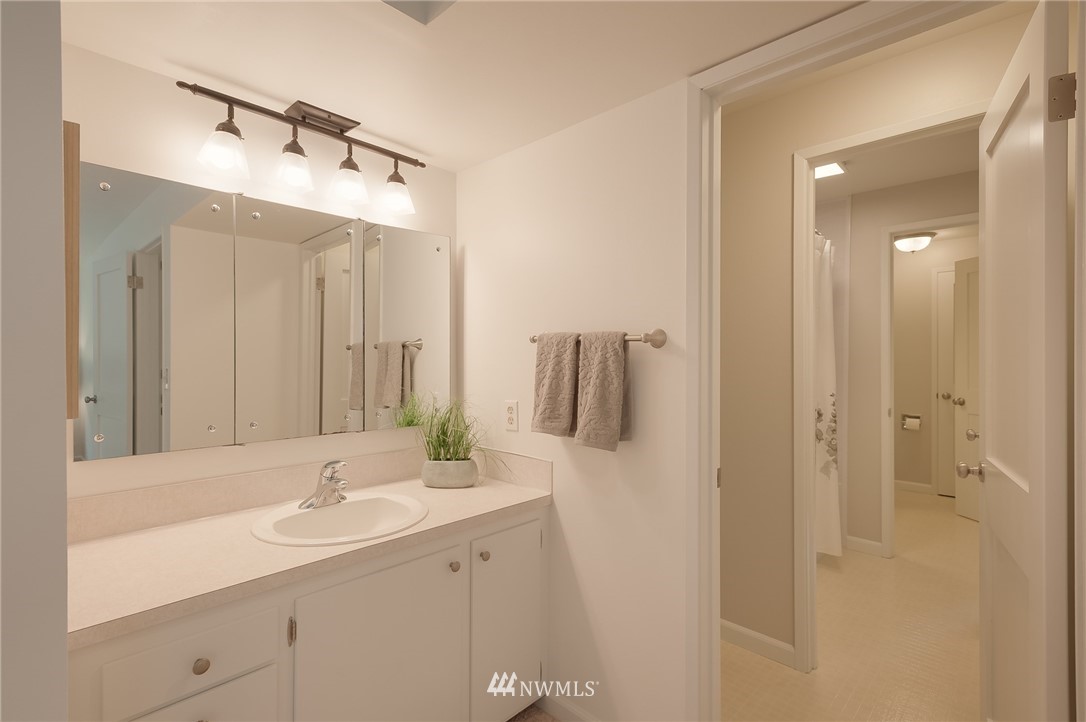 9025 236th Street Southwest, Unit 9 Edmonds, WA 98026 - Photo 12 of 15 Gallery Image 12