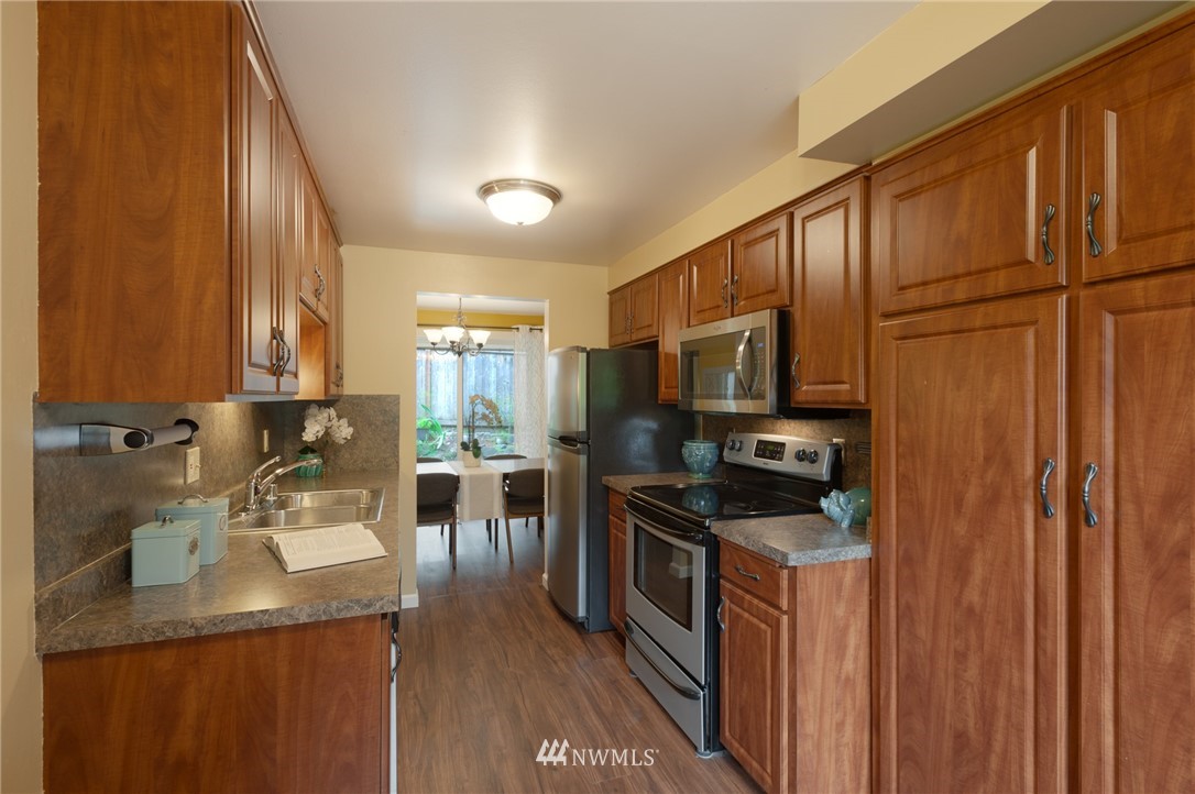 9025 236th Street Southwest, Unit 9 Edmonds, WA 98026 - Photo 7 of 15 Gallery Image 7