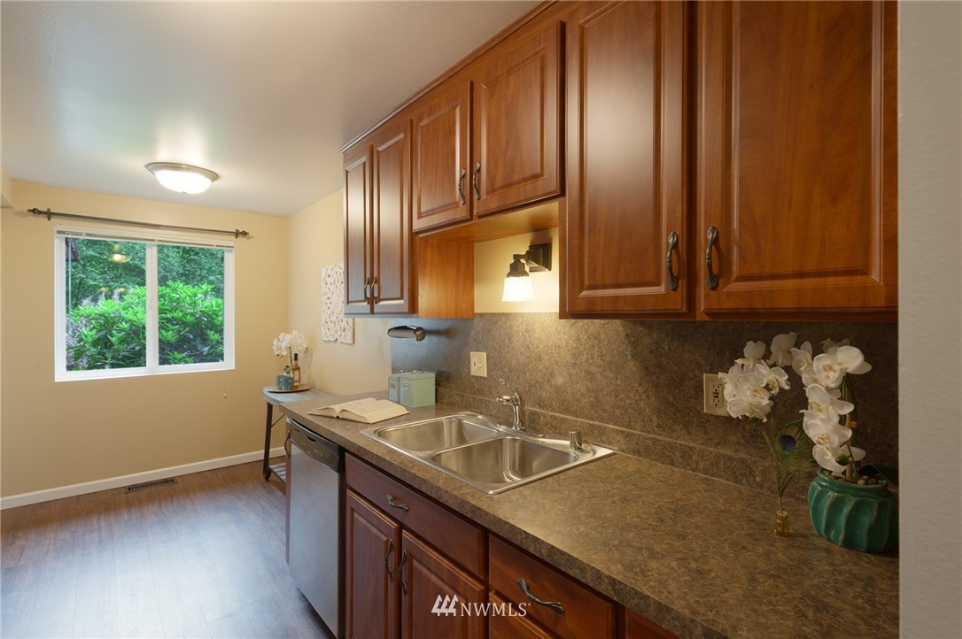 9025 236th Street Southwest, Unit 9 Edmonds, WA 98026 - Photo 8 of 15 Gallery Image 8
