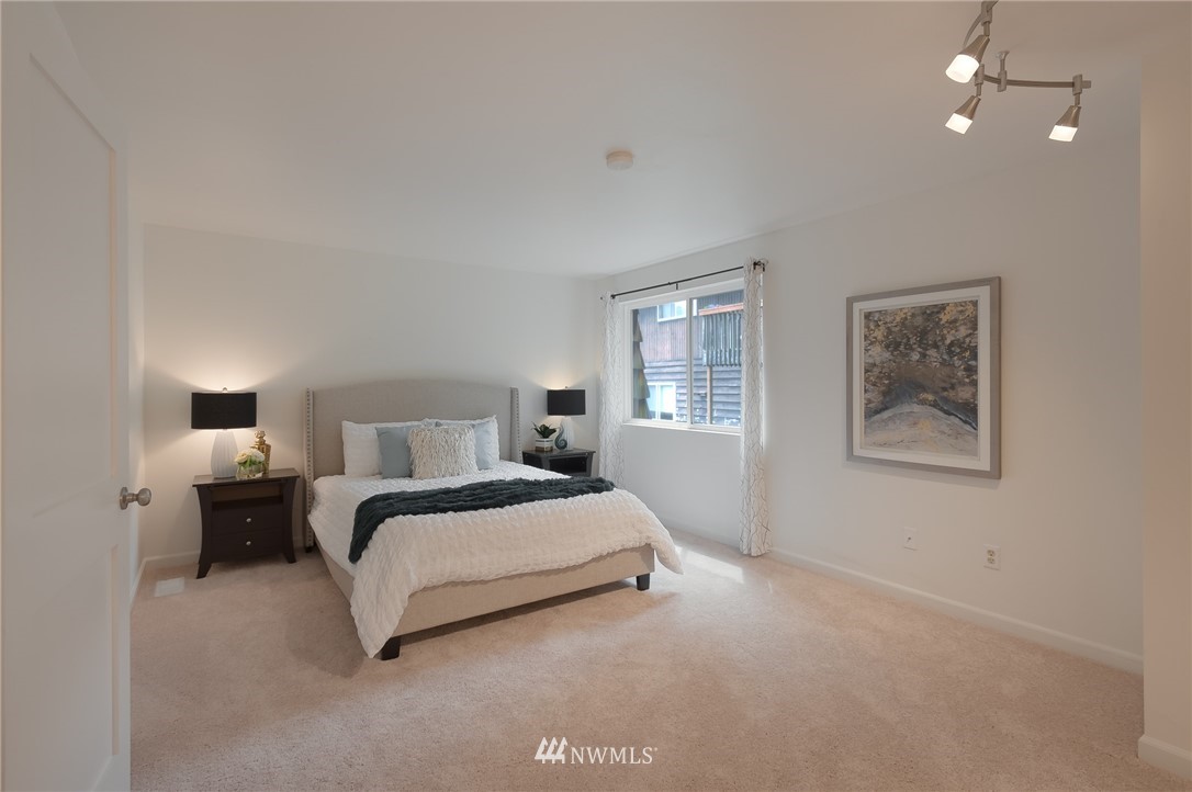 9025 236th Street Southwest, Unit 9 Edmonds, WA 98026 - Photo 9 of 15 Gallery Image 9