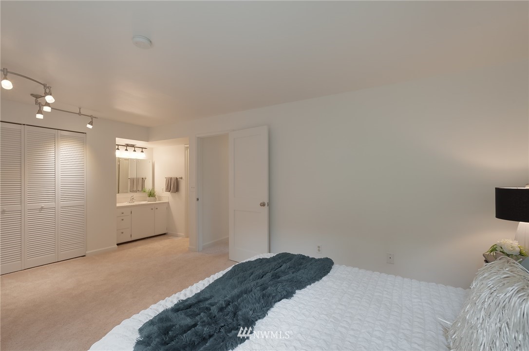 9025 236th Street Southwest, Unit 9 Edmonds, WA 98026 - Photo 10 of 15 Gallery Image 10