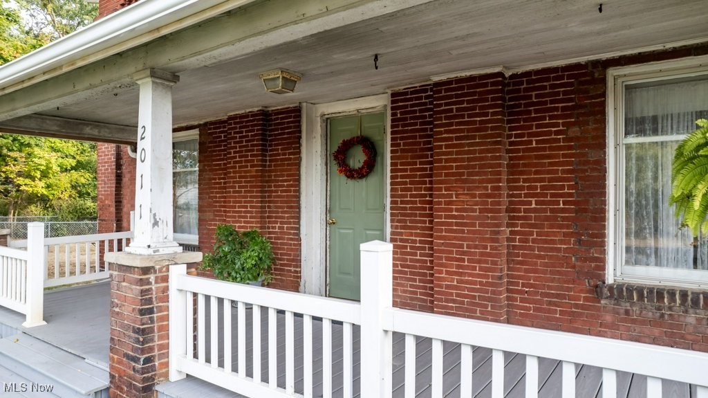 2011 Glacier Road New Springfield, OH 44443 - Photo 9 of 44 Front porch, unit A