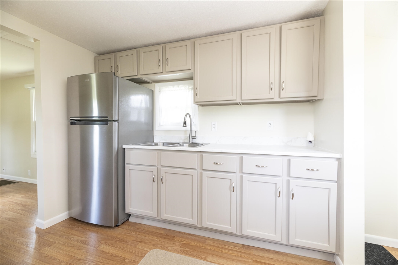 810 Constantine Street Three Rivers, MI 49093 - Photo 13 of 39