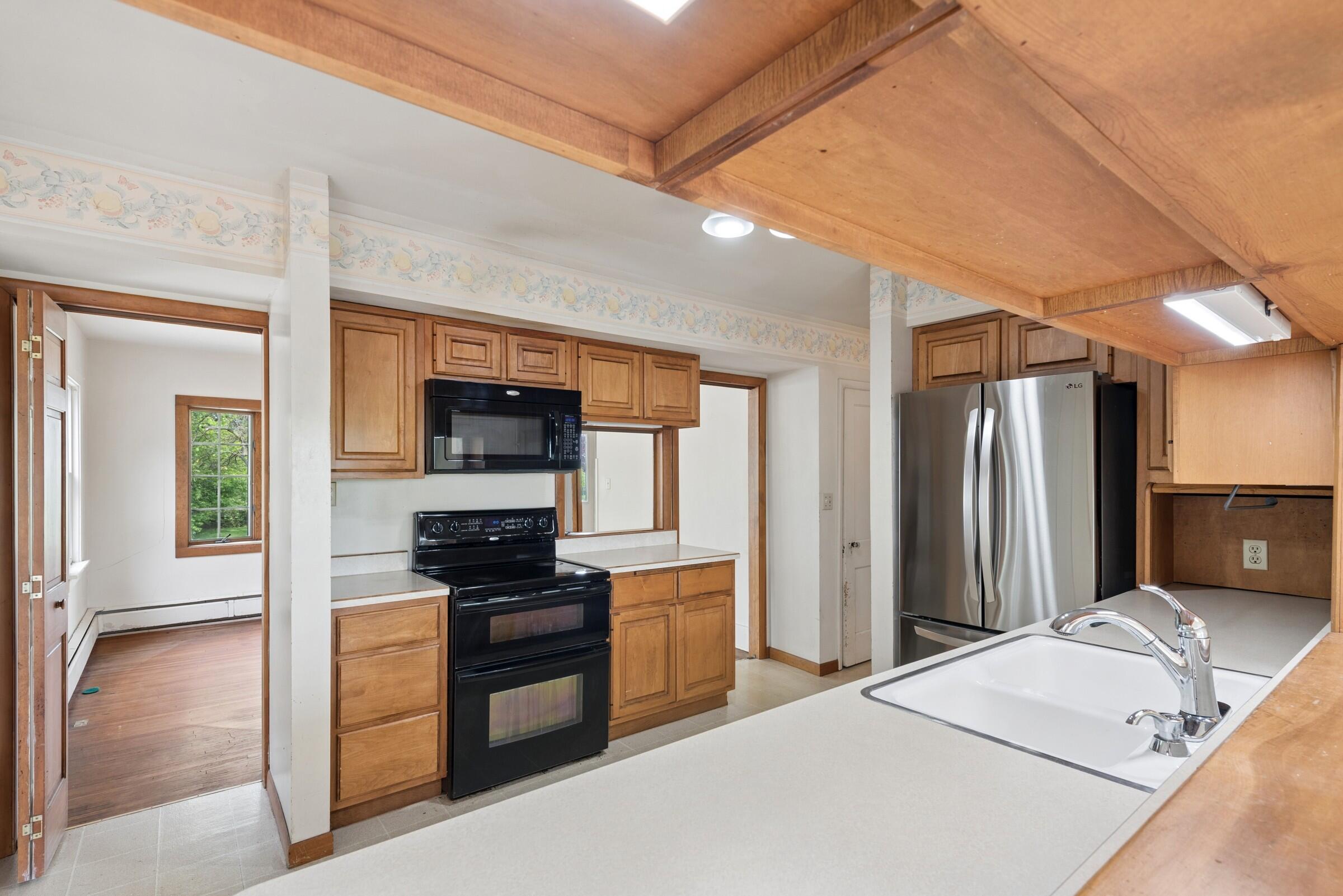 415 Ridgeway Street St. Joseph, MI 49085 - Photo 11 of 36 11-Kitchen