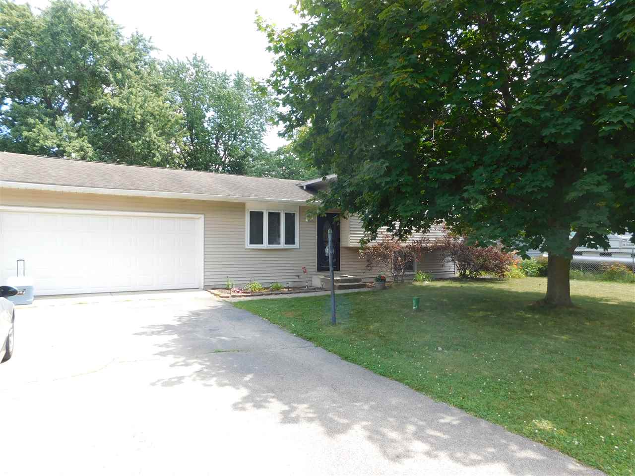 58872 Towne Road Elkhart, IN 46517 - Photo 3 of 27 Gallery Image 3