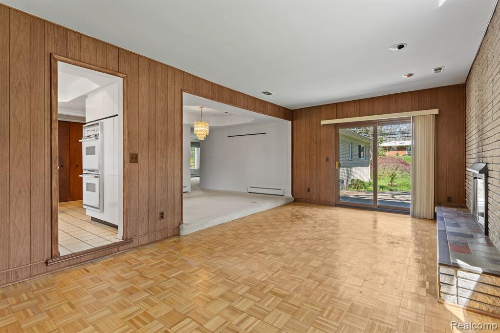 25826 Farmington Road Farmington Hills, MI 48336 - Photo 16 of 43