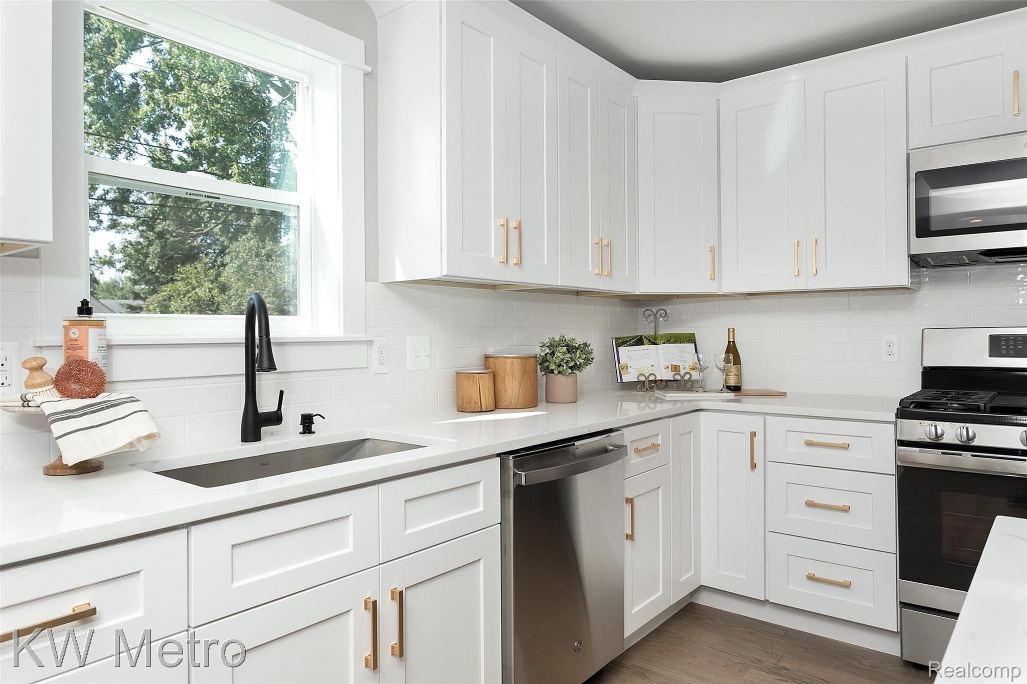 4107 Highfield Road Royal Oak, MI 48073 - Photo 17 of 43 Highfield-15.jpg