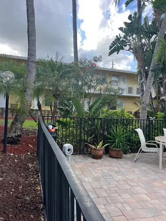 $1,800 | 4051 Northeast 13th Avenue, Unit 613, Oakland Park, FL 33334