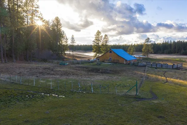 $1,400,000 | 1403 West Jennings Road, Spangle, WA 99031