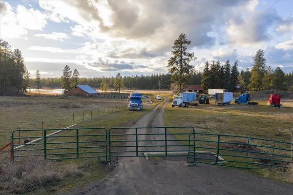 $1,400,000 | 1403 West Jennings Road, Spangle, WA 99031