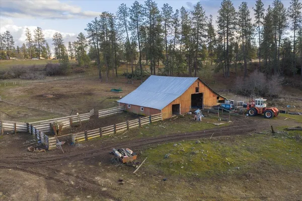 $1,400,000 | 1403 West Jennings Road, Spangle, WA 99031