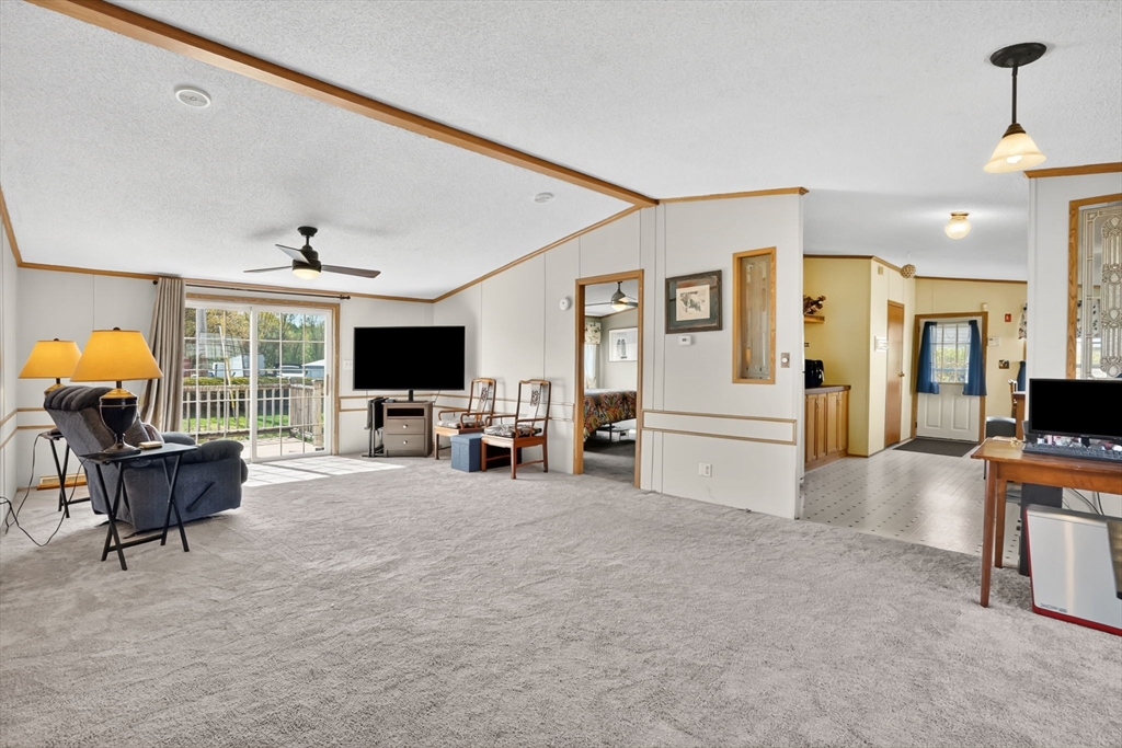27 Somerset Road Chicopee, MA 01020 - Photo 26 of 33
