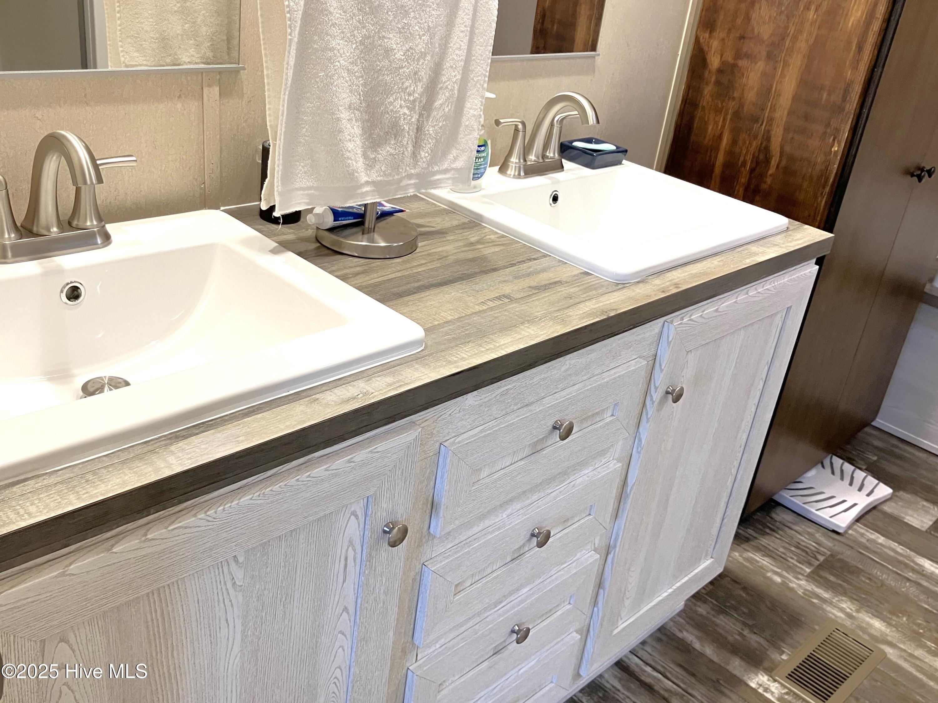 269 Batchelor Road Richlands, NC 28574 - Photo 15 of 25 Master Bath