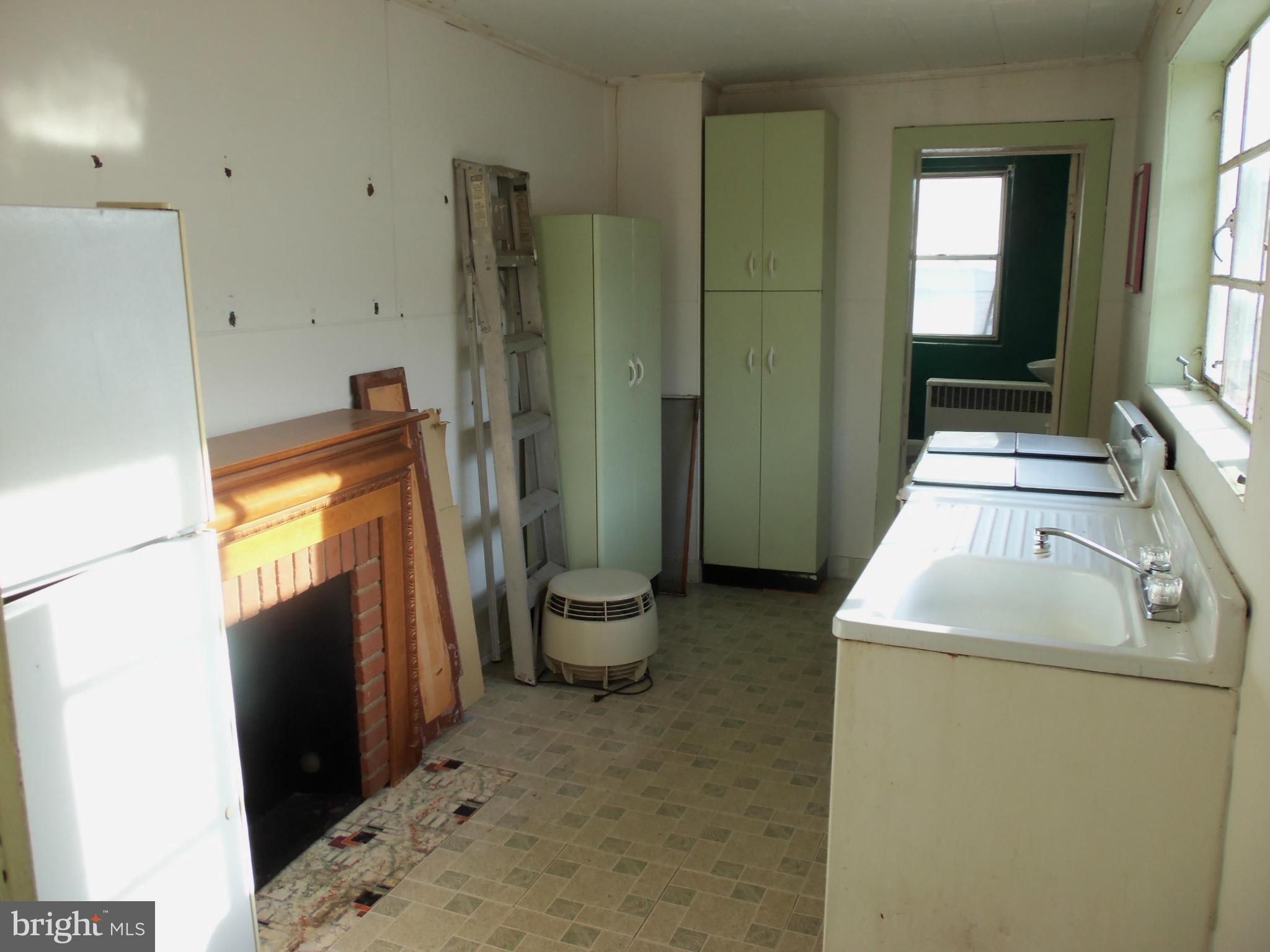 1003 Fawn Street Baltimore, MD 21202 - Photo 11 of 21 Kitchen