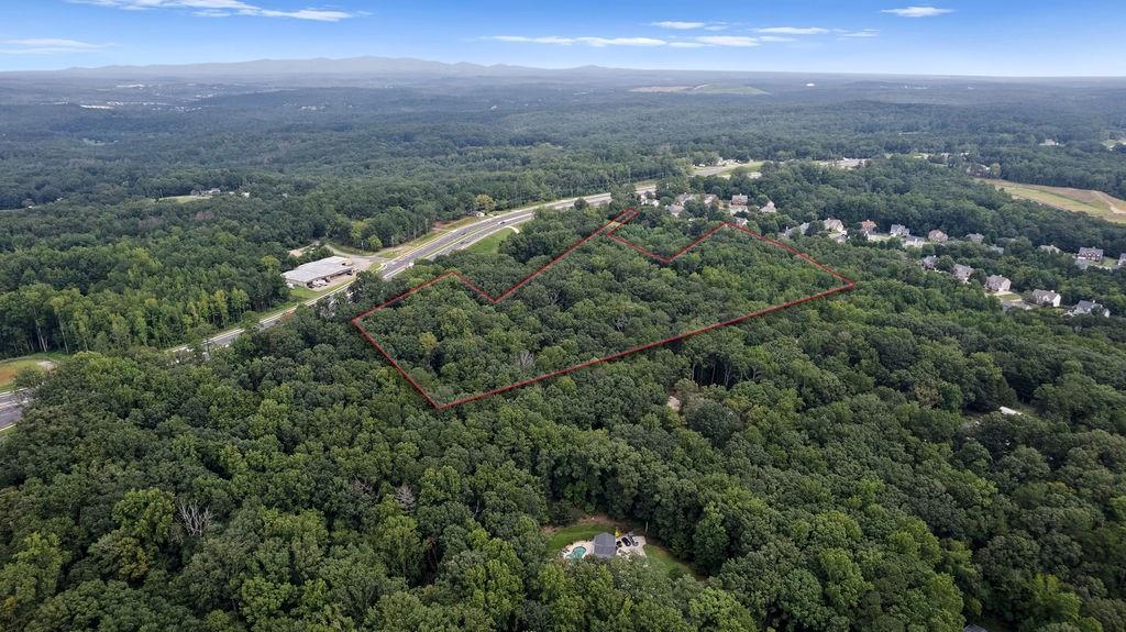 174 Wheeler Martin Drive Canton, GA 30115 - Photo 5 of 11