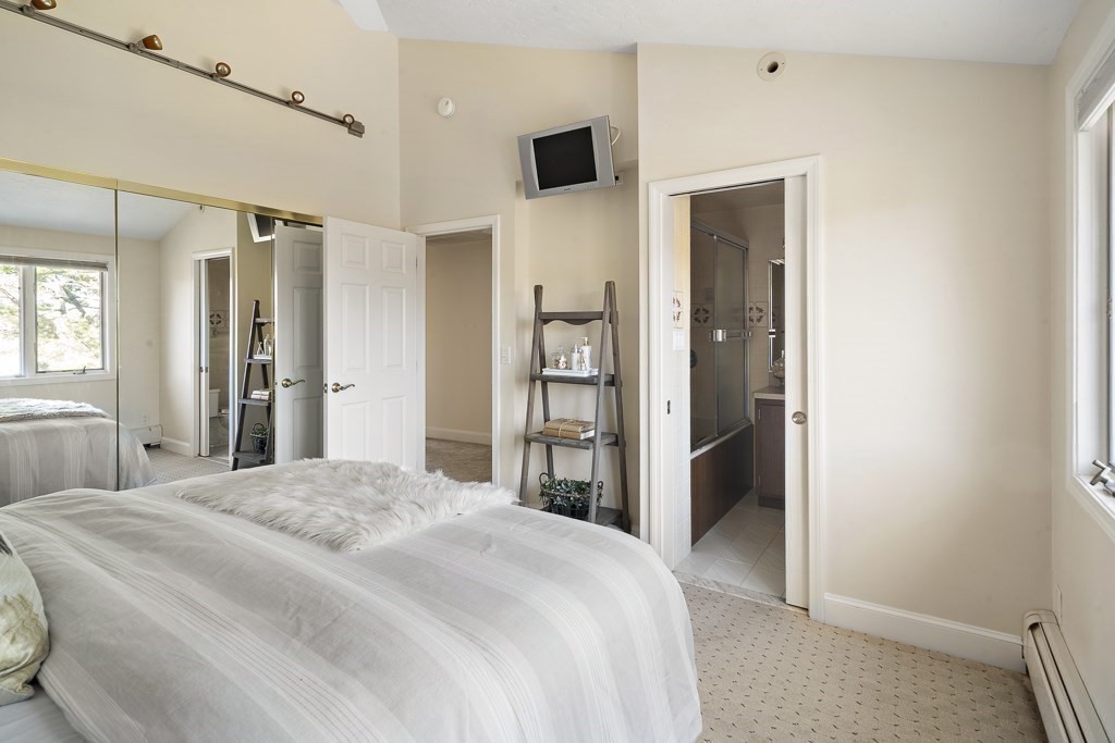 4 Summit Street Woburn, MA 01801 - Photo 12 of 34