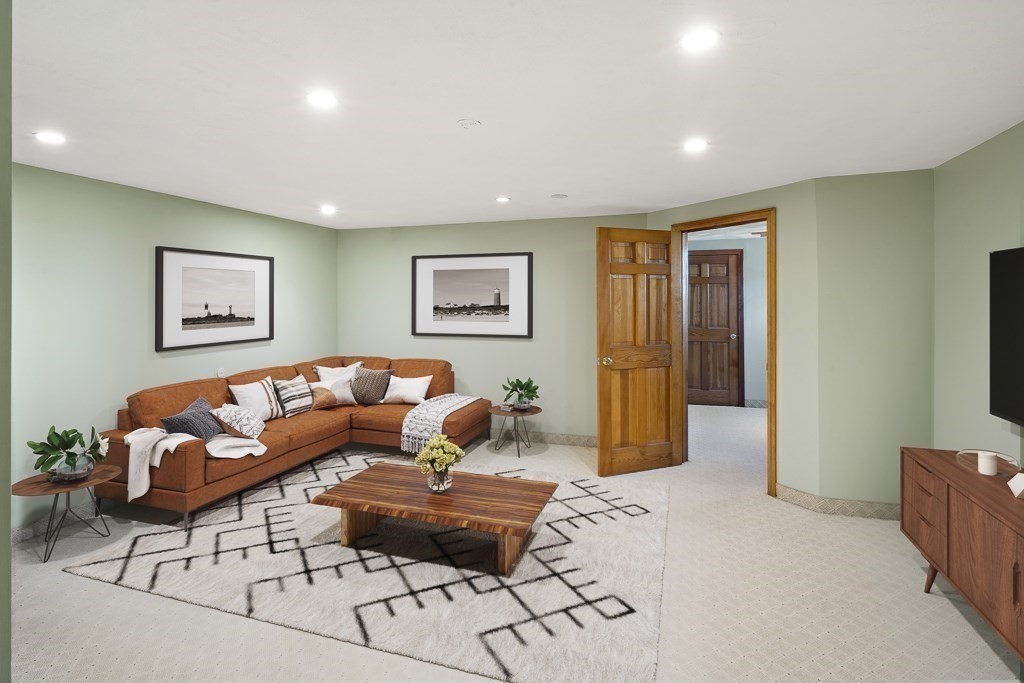 4 Summit Street Woburn, MA 01801 - Photo 26 of 34