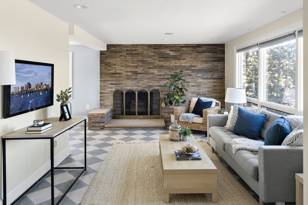 4 Summit Street Woburn, MA 01801 - Photo 4 of 34