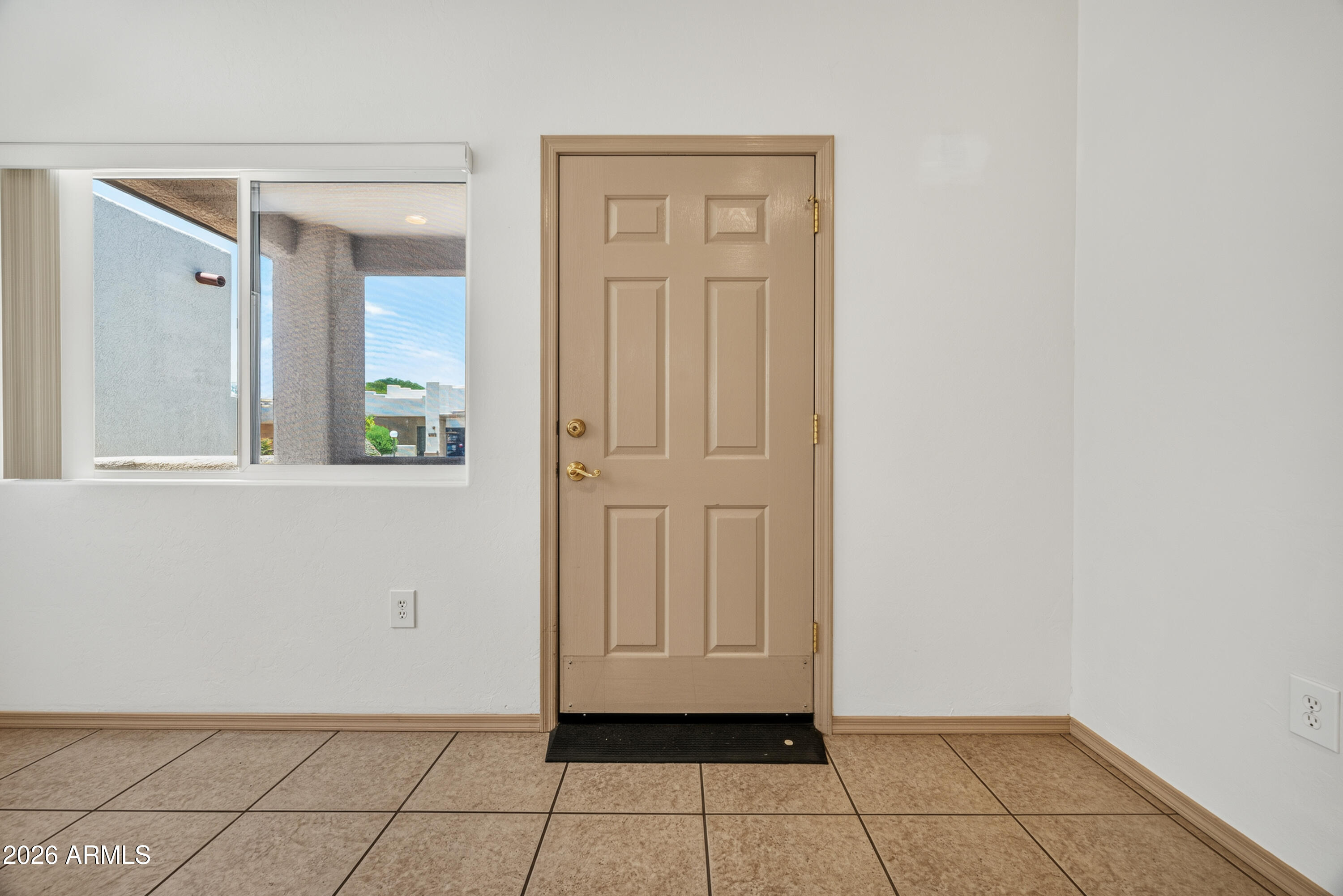 473 South Sky Ranch Road Sierra Vista, AZ 85635 - Photo 6 of 30 DSC_8445