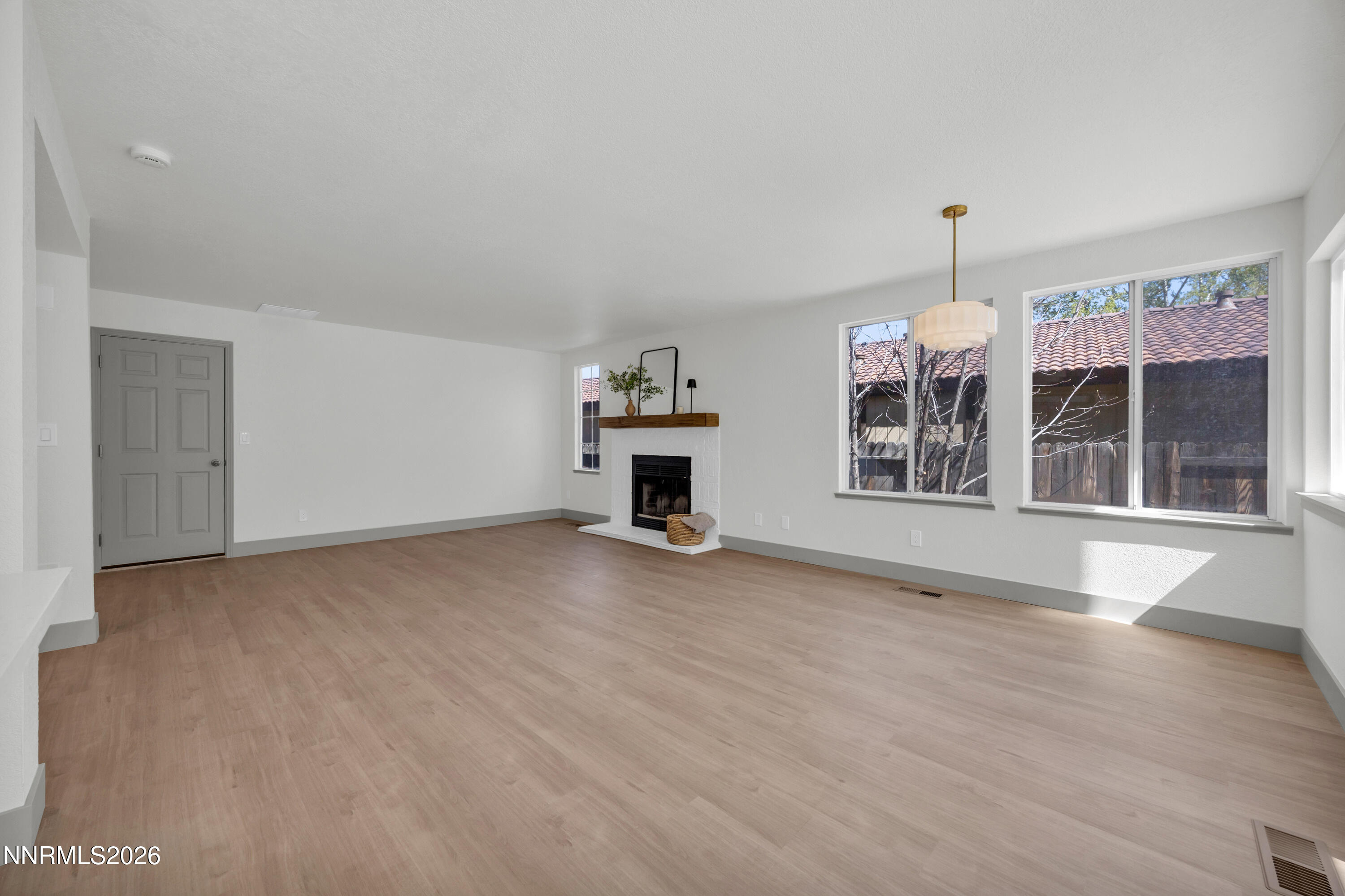 6850 Forsythia Way Reno, NV 89506 - Photo 11 of 47 25_img_1726