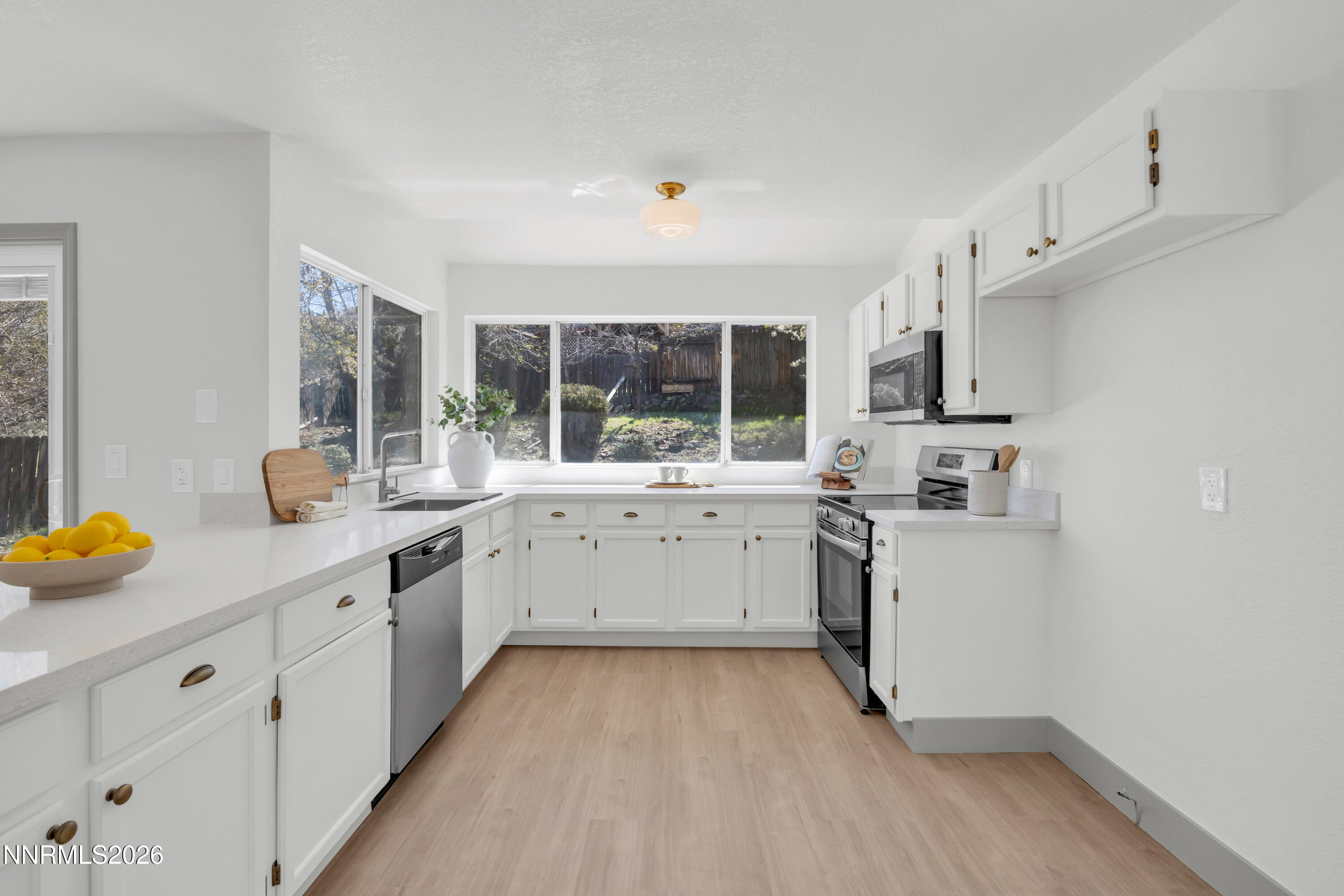 6850 Forsythia Way Reno, NV 89506 - Photo 17 of 47 29_img_1786