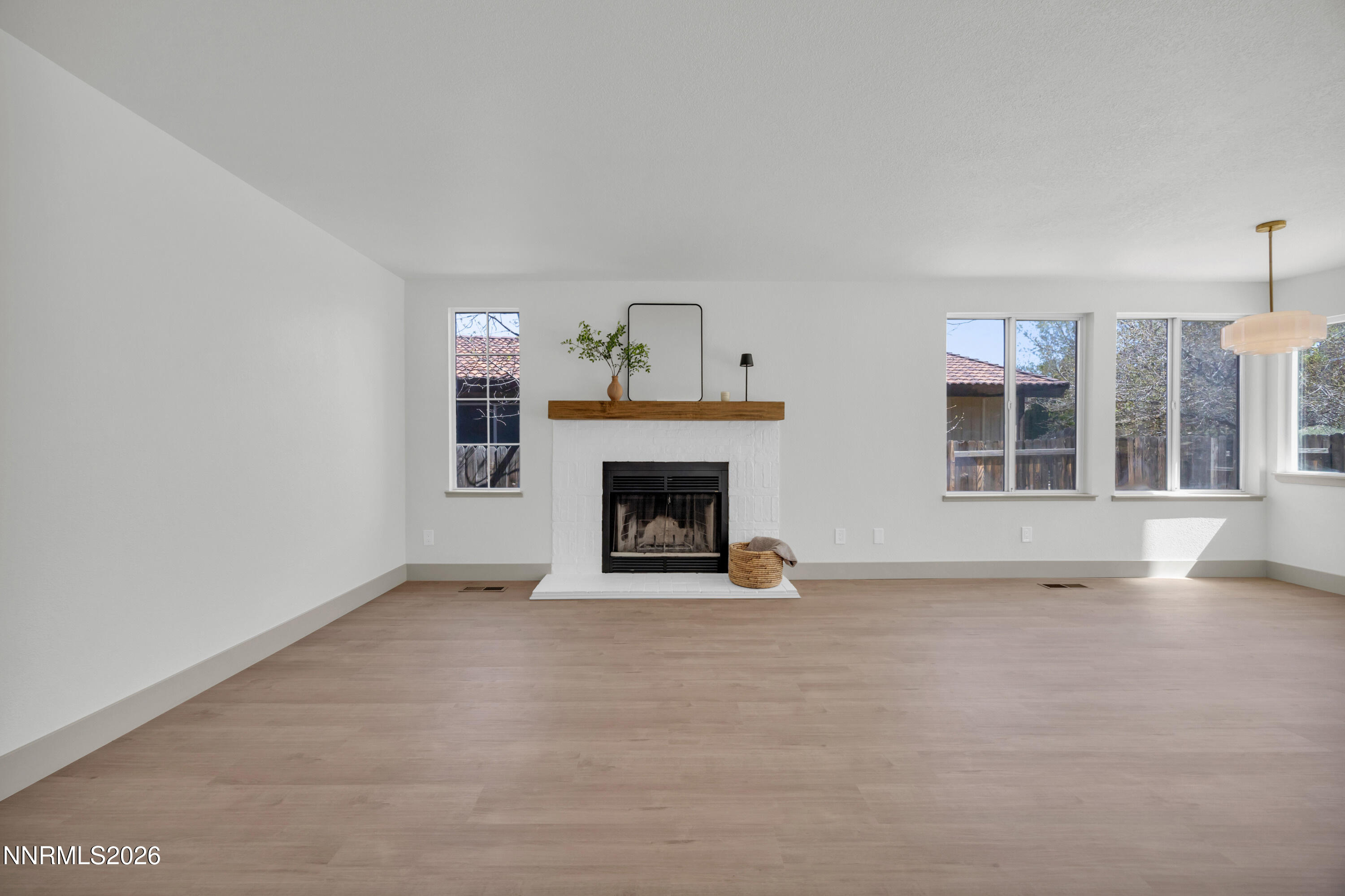 6850 Forsythia Way Reno, NV 89506 - Photo 7 of 47 22_img_1716