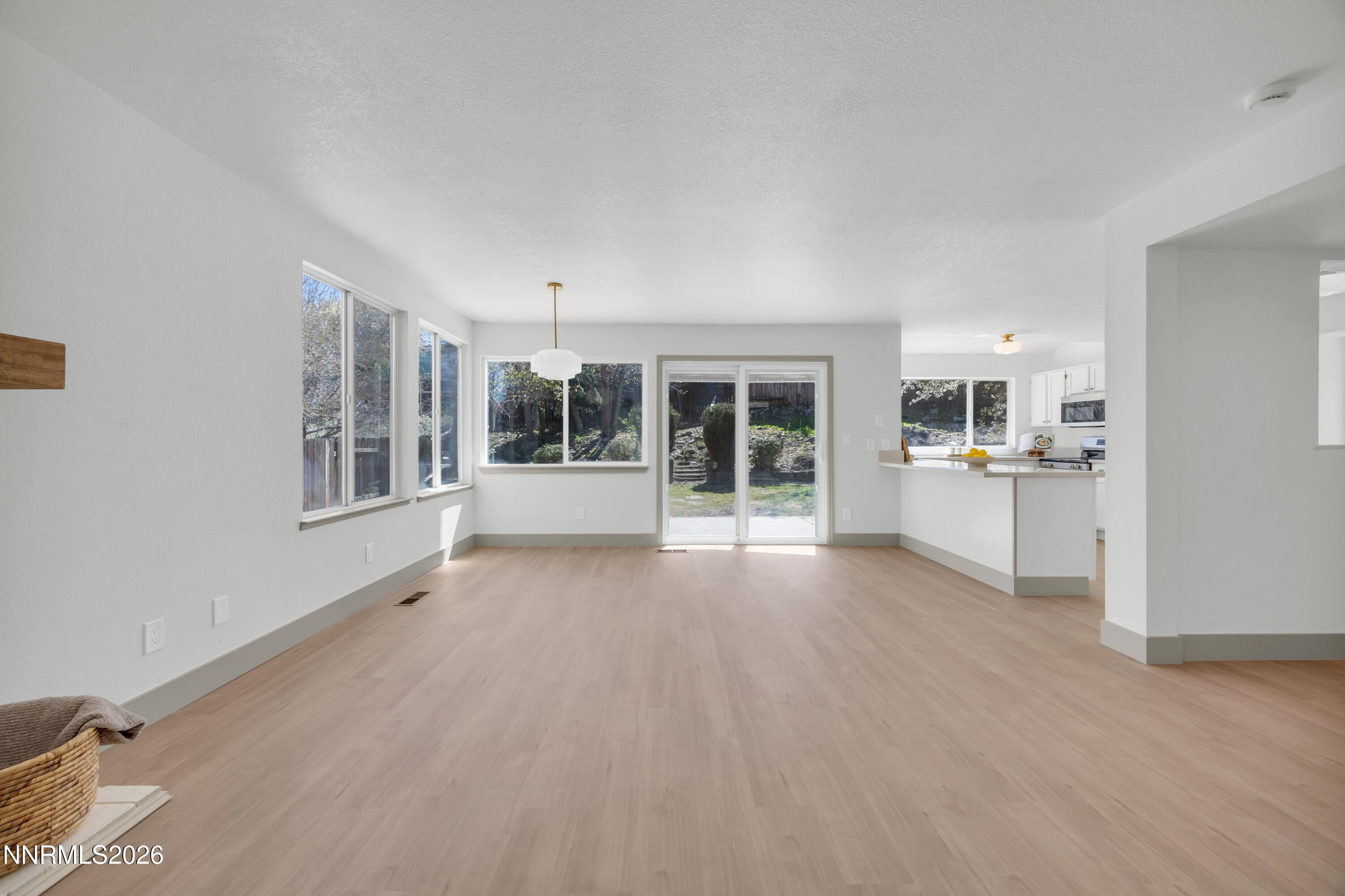 6850 Forsythia Way Reno, NV 89506 - Photo 9 of 47 24_img_1741