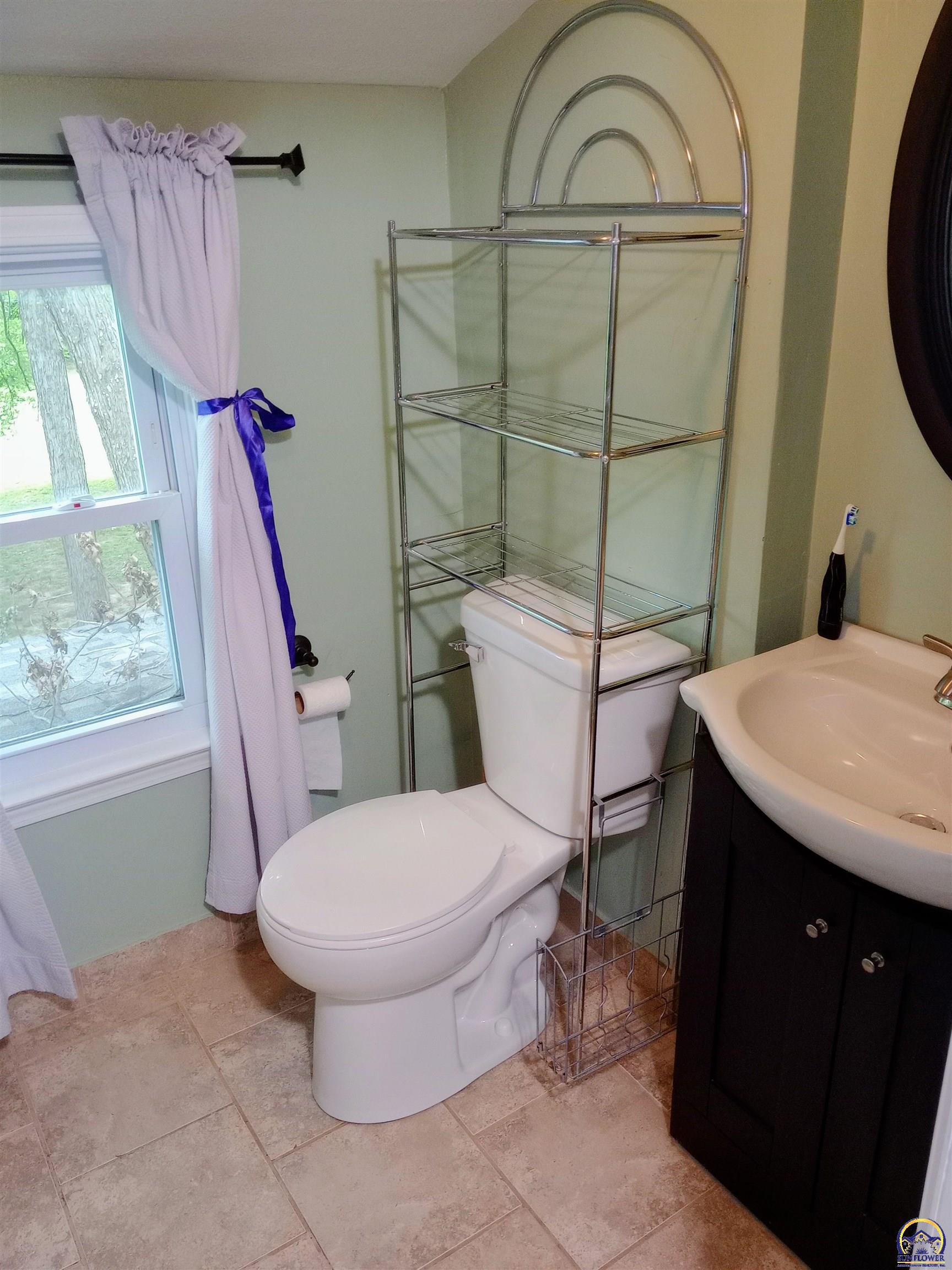 220 Northeast Lyman Road Topeka, KS 66608 - Photo 9 of 14