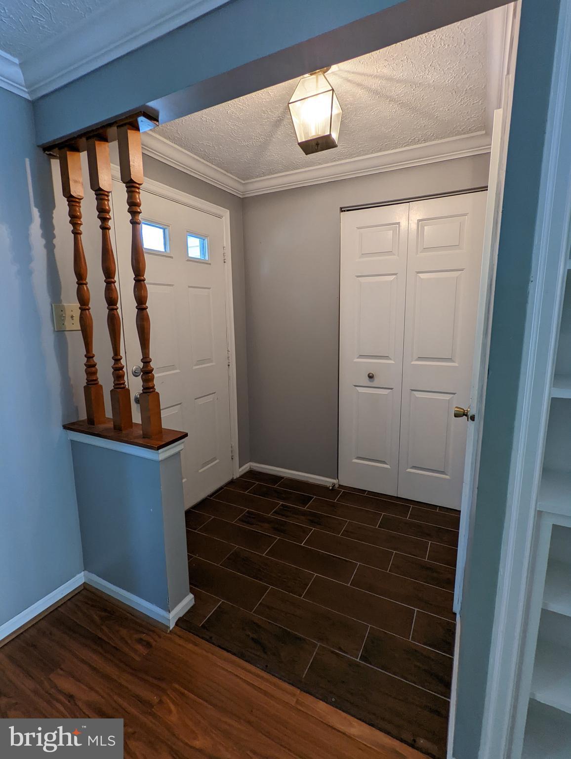 42 Shelldrake Court Damascus, MD 20872 - Photo 3 of 35 Foyer