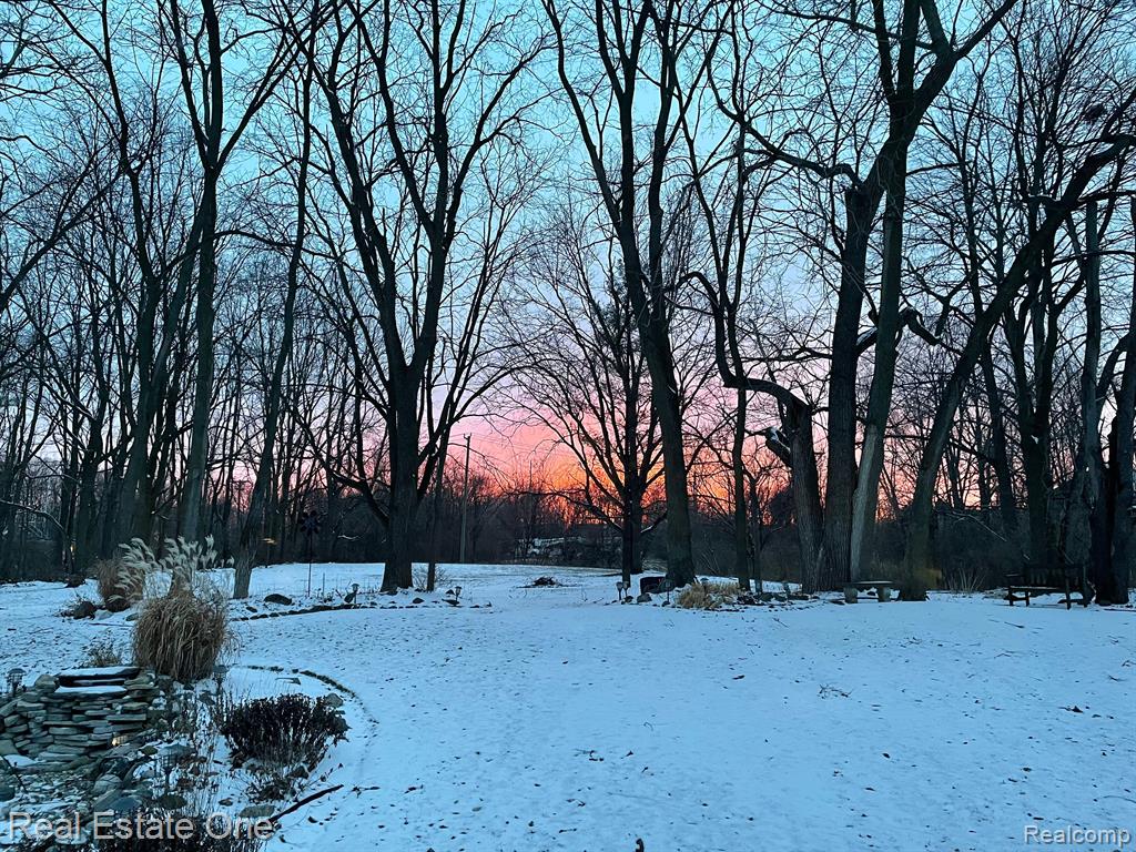 1276 Pembroke Drive Rochester Hills, MI 48307 - Photo 2 of 49