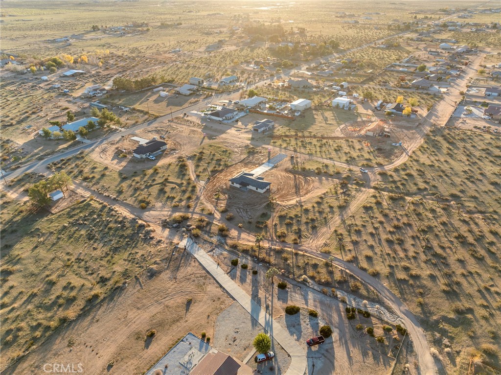 16173 Pela Road Apple Valley, CA 92307 - Photo 30 of 36 a view of city and mountain