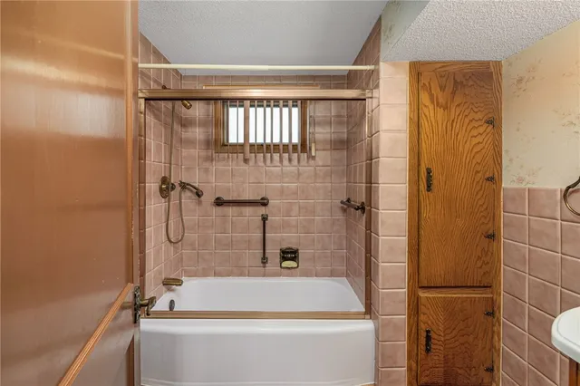 $499,000 | 26 Chardon Drive, Portsmouth, RI 02871