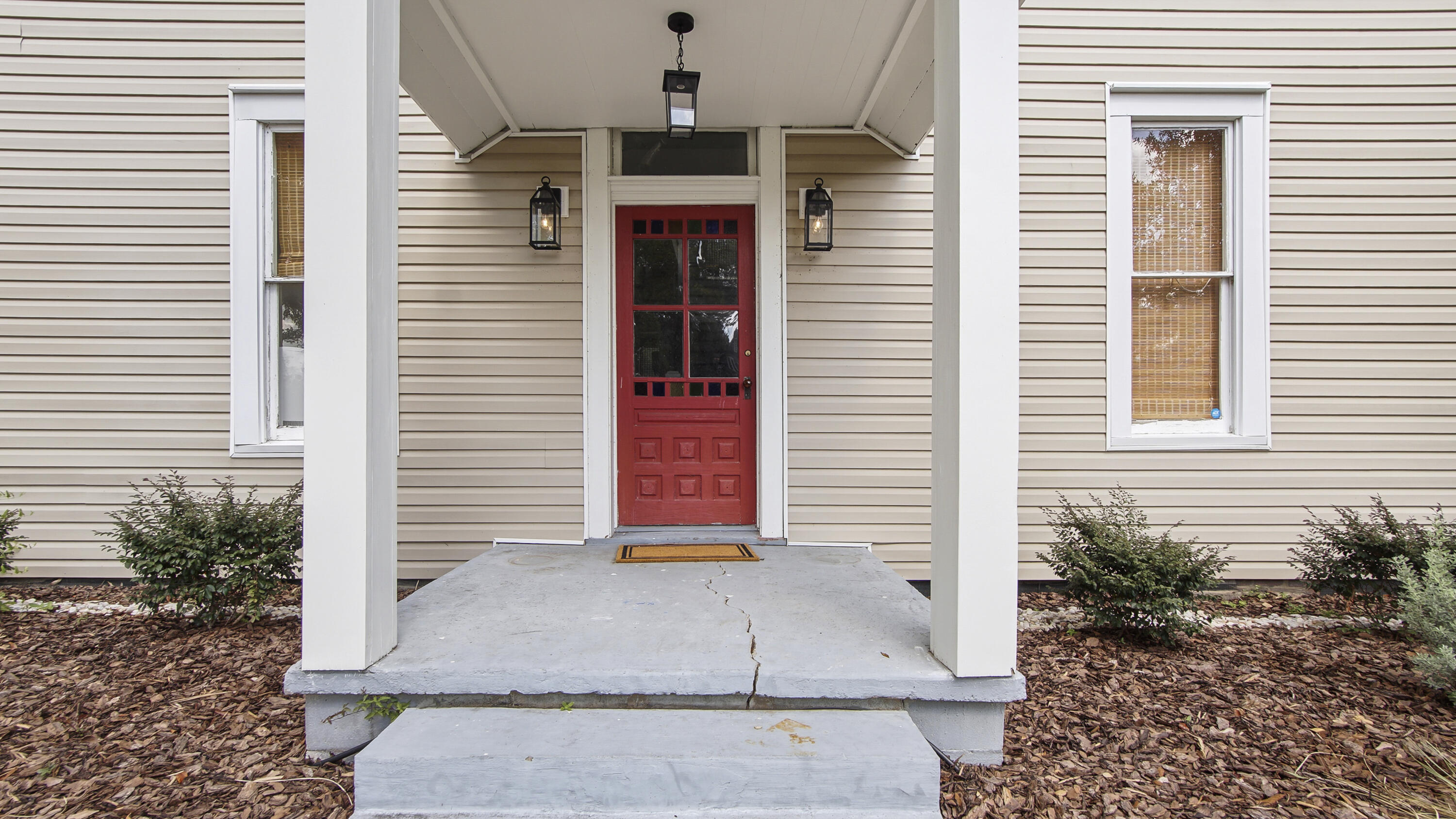 87 Bay Avenue DeFuniak Springs, FL 32435 - Photo 46 of 55 a view of a house with a porch