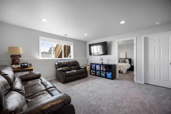 $350,000 | 5505 11th Street West, West Fargo, ND 58078