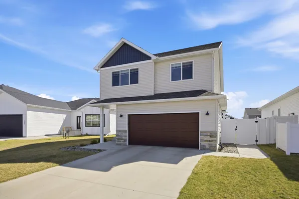 $350,000 | 5505 11th Street West, West Fargo, ND 58078