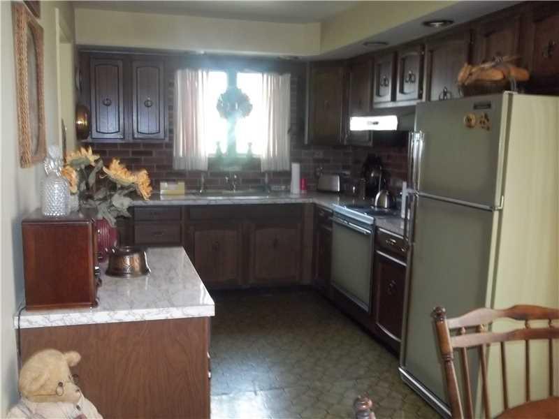 Kitchen. 