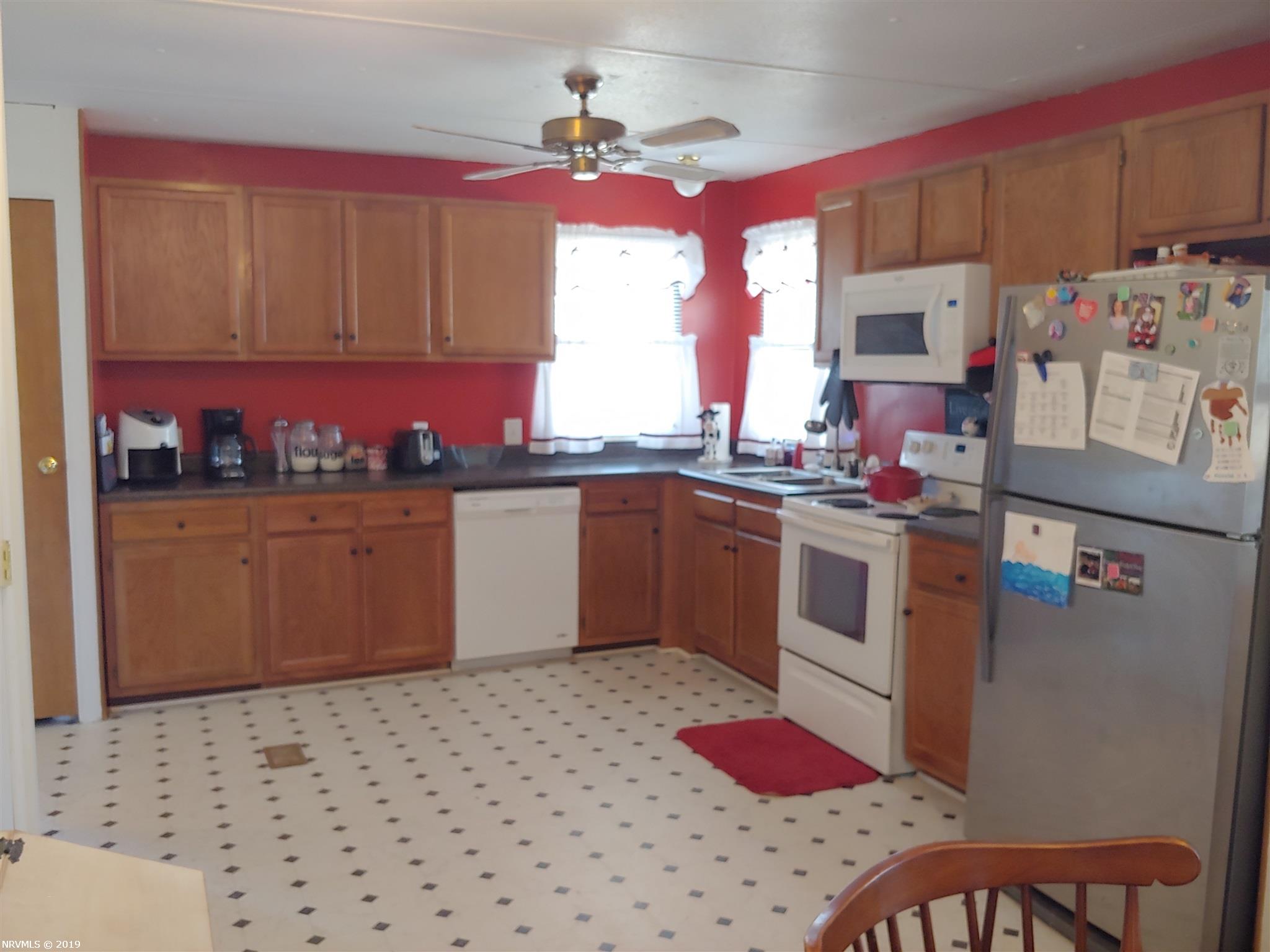 3907 North Fork Road Elliston, VA 24087 - Photo 8 of 26 Gallery Image 8
