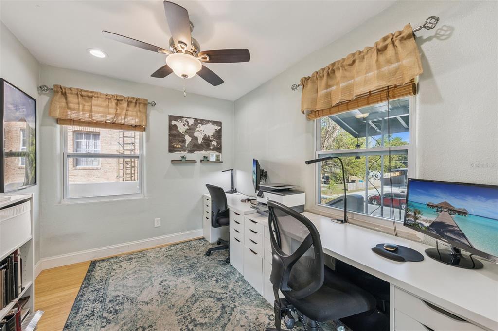 124 East Harding Street Orlando, FL 32806 - Photo 18 of 21 a workspace with furniture and window
