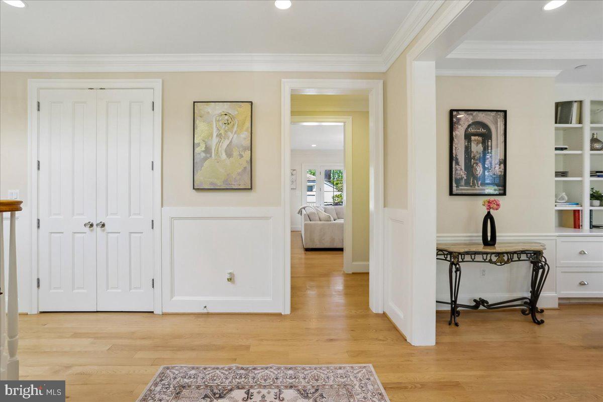 7800 Radnor Road Bethesda, MD 20817 - Photo 5 of 82 Front entry