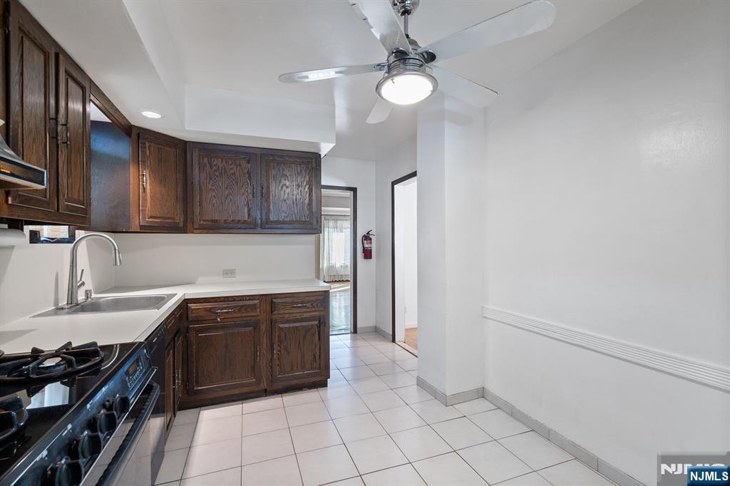 489 Maple Avenue Teaneck, NJ 07666 - Photo 12 of 24