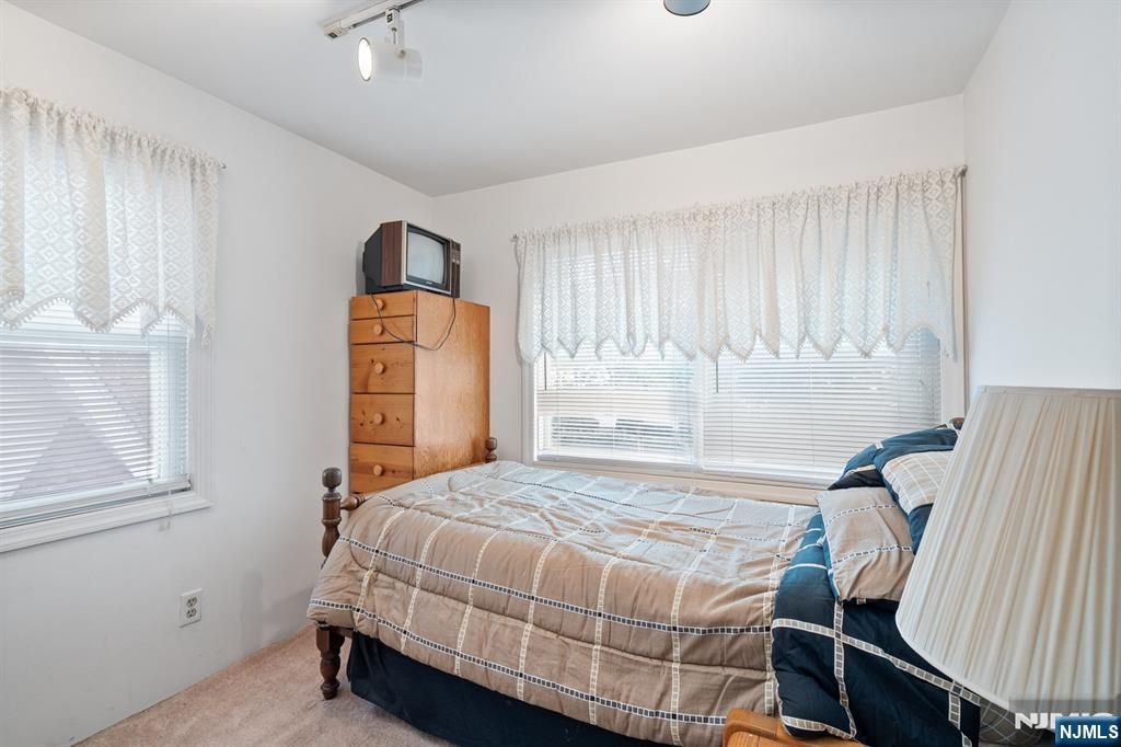 489 Maple Avenue Teaneck, NJ 07666 - Photo 14 of 24