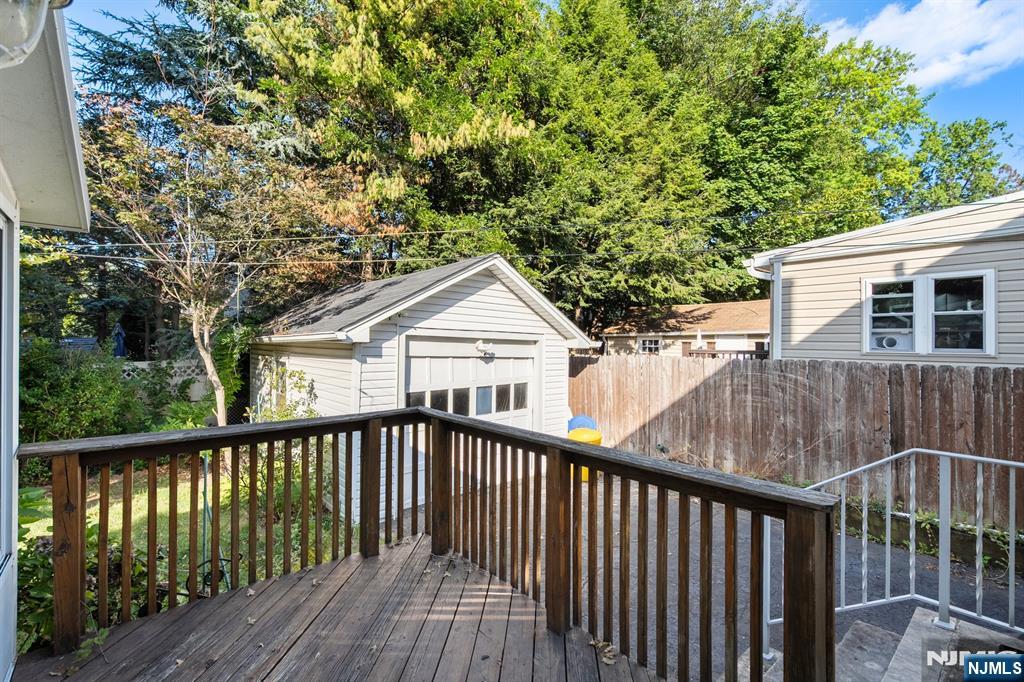 489 Maple Avenue Teaneck, NJ 07666 - Photo 20 of 24