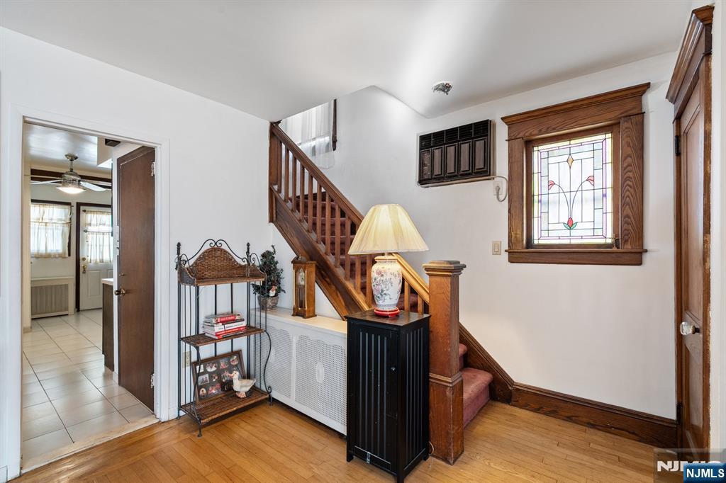 489 Maple Avenue Teaneck, NJ 07666 - Photo 2 of 24