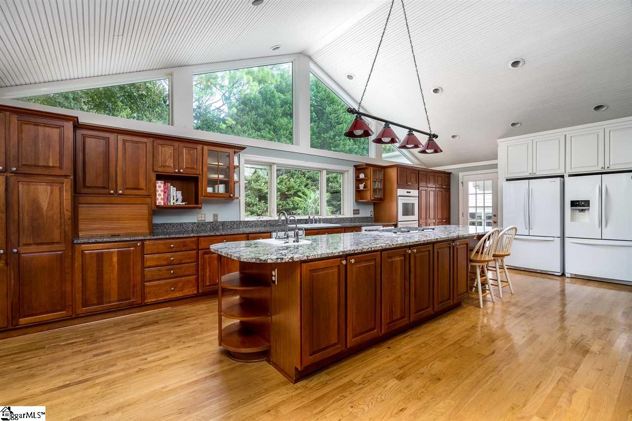 215 Silver Creek Road Greer, SC 29650 - Photo 8 of 36 Gallery Image 8