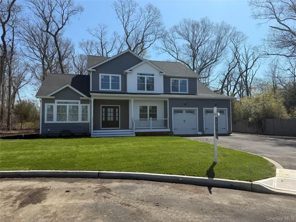 $1,299,990 | 3 Lotto Court, Lake Grove, NY 11755